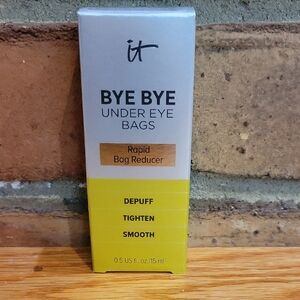 It Cosmetics Yellow and White Concealer for Flawless Coverage